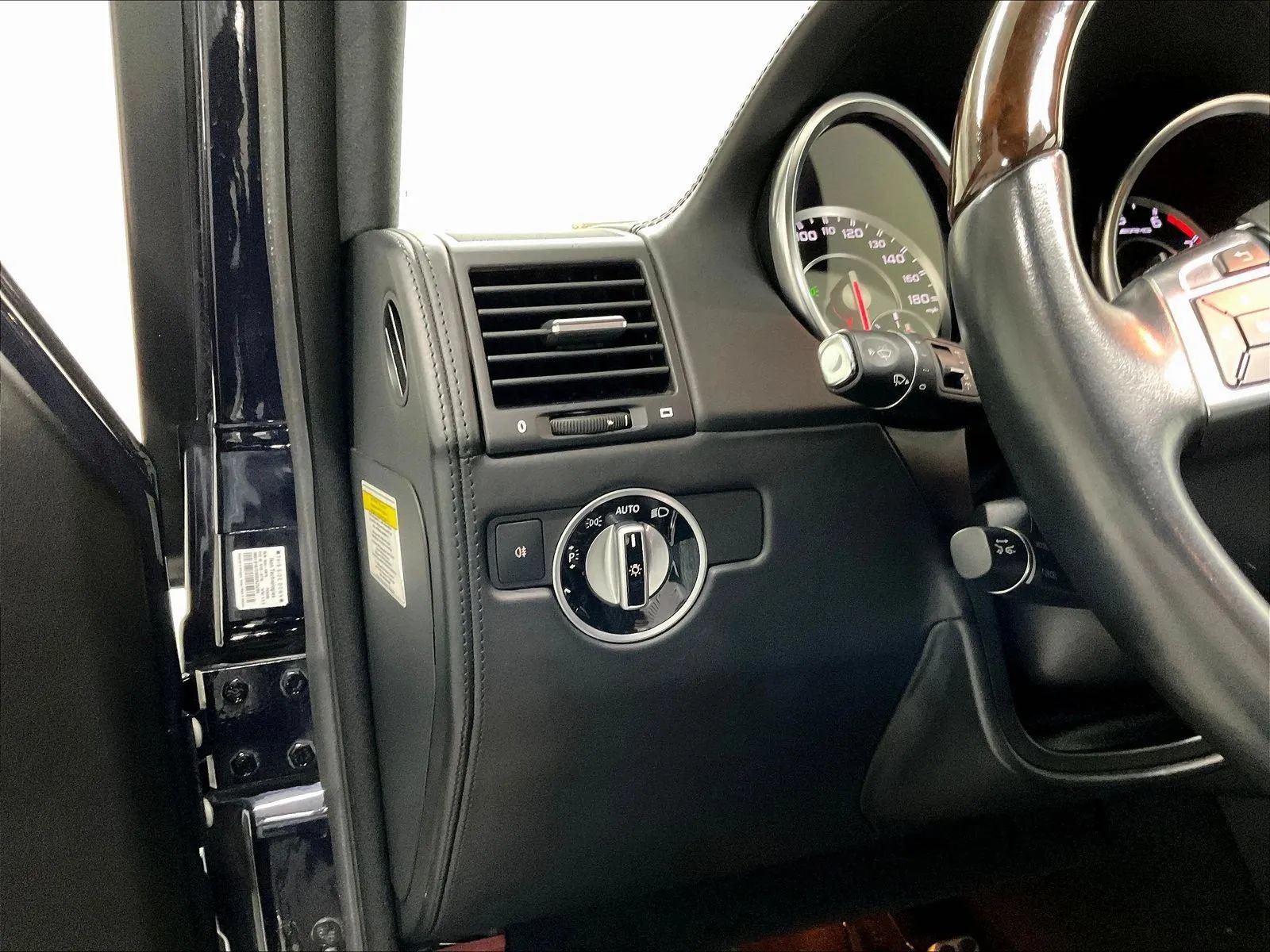 Used 2014 Mercedes-Benz G 63 AMG 4MATIC image 25