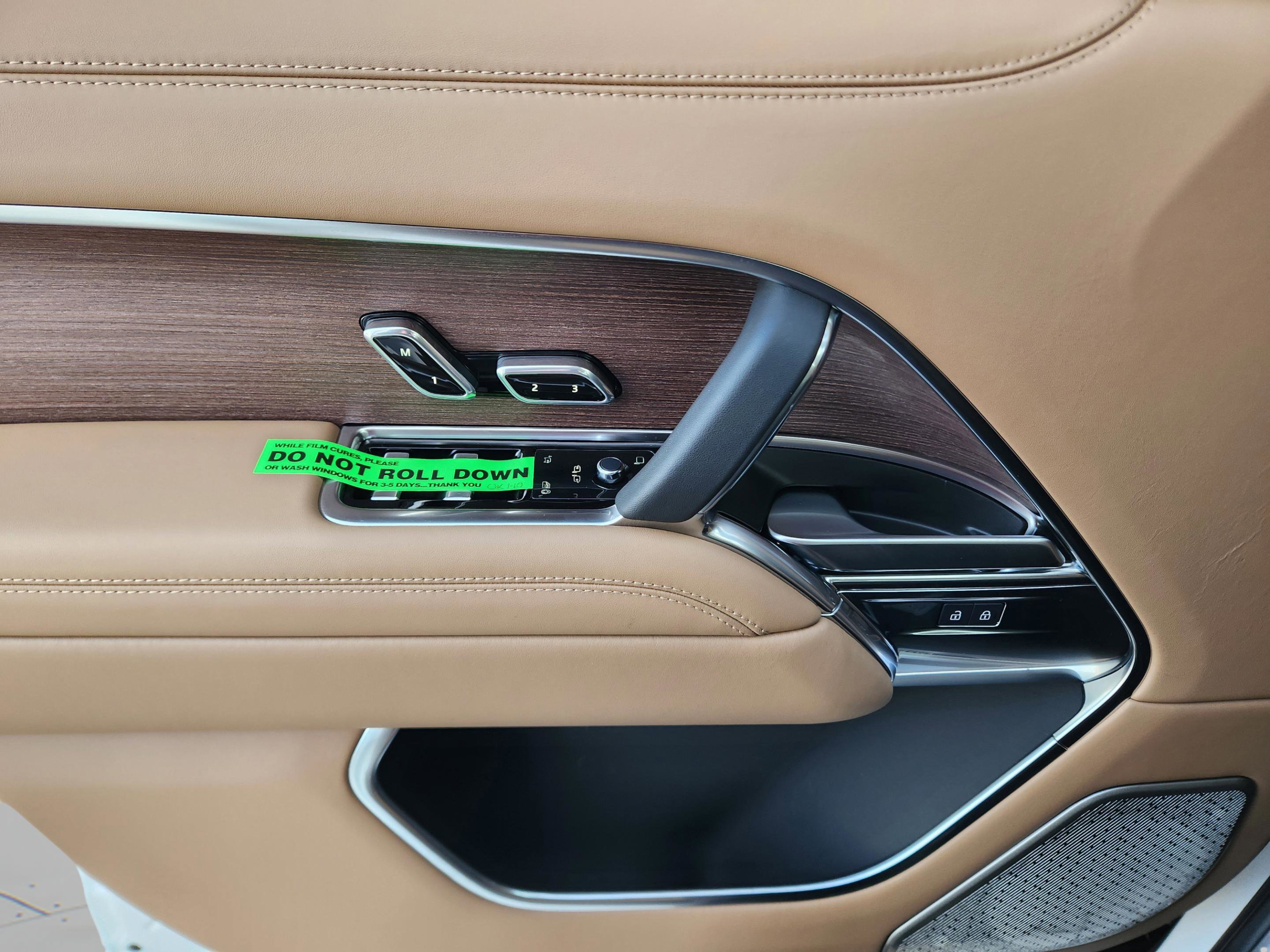 New 2026 Land Rover Range Rover Long Wheelbase Autobiography image 28