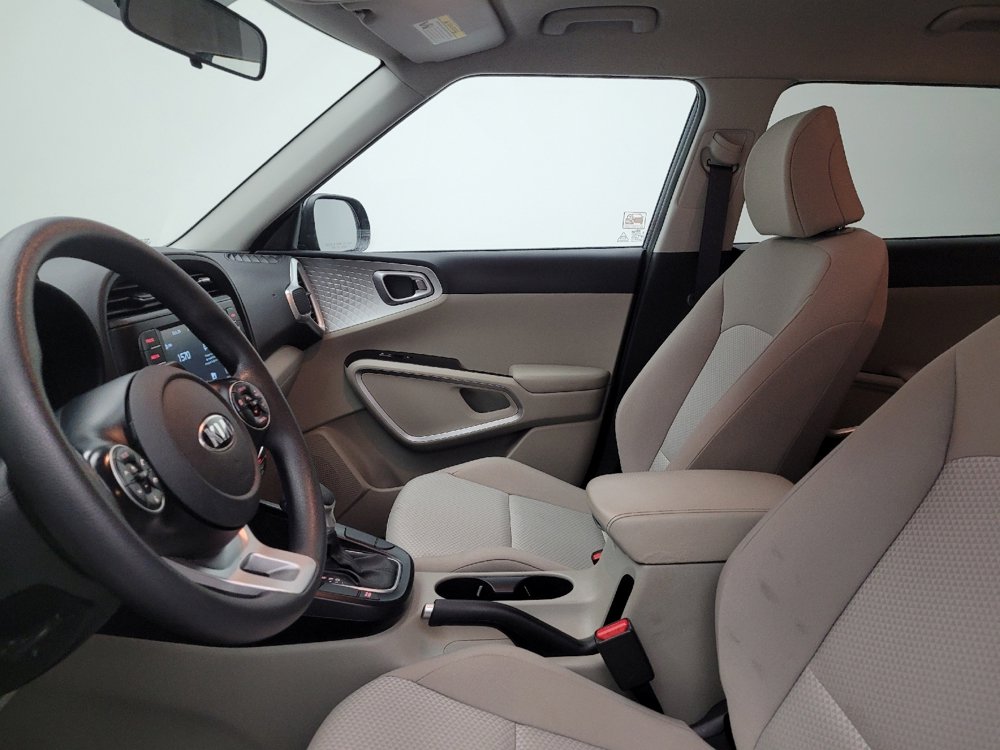 Used 2020 Kia Soul LX image 17