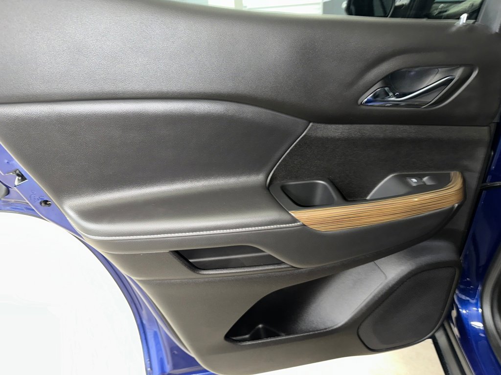 Certified 2023 GMC Acadia SLE w/ Driver Convenience Package image 17