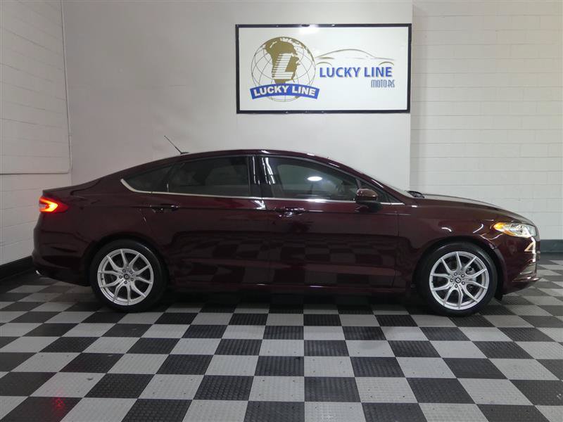 Used 2018 Ford Fusion SE w/ Fusion SE Technology Package FWD image 6