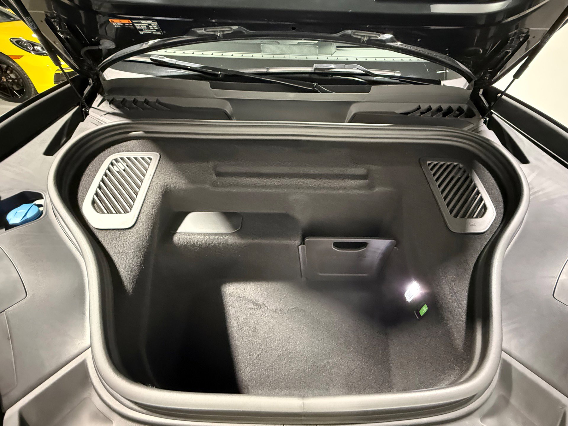 Used 2024 Porsche Macan 4 Electric w/ Premium Package image 9