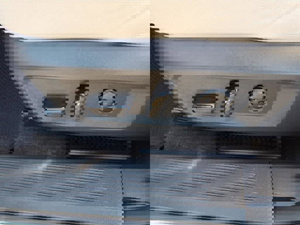 Certified 2023 Nissan Rogue SV image 17