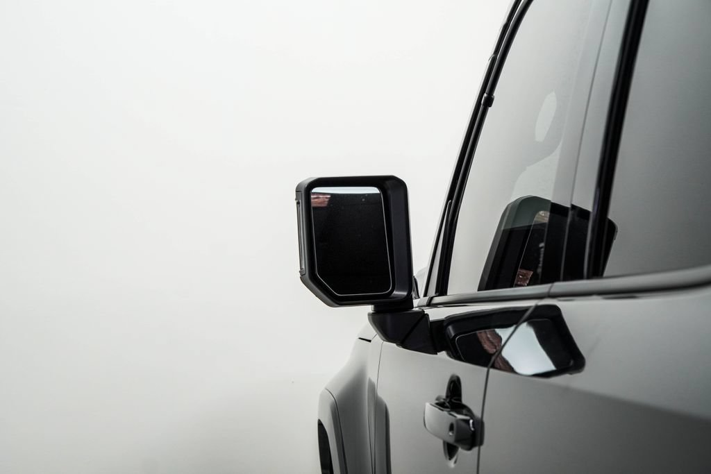 Used 2024 Lexus GX 550 w/ Accessory Package (2T) AWD/4WD image 14