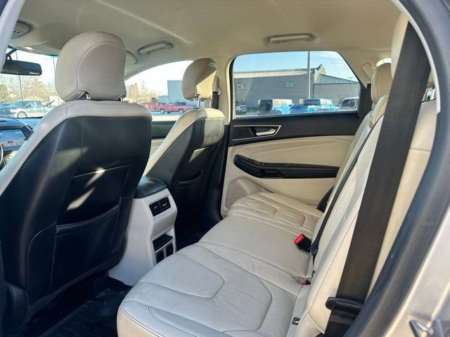 Used 2016 Ford Edge Titanium w/ Technology Package image 16