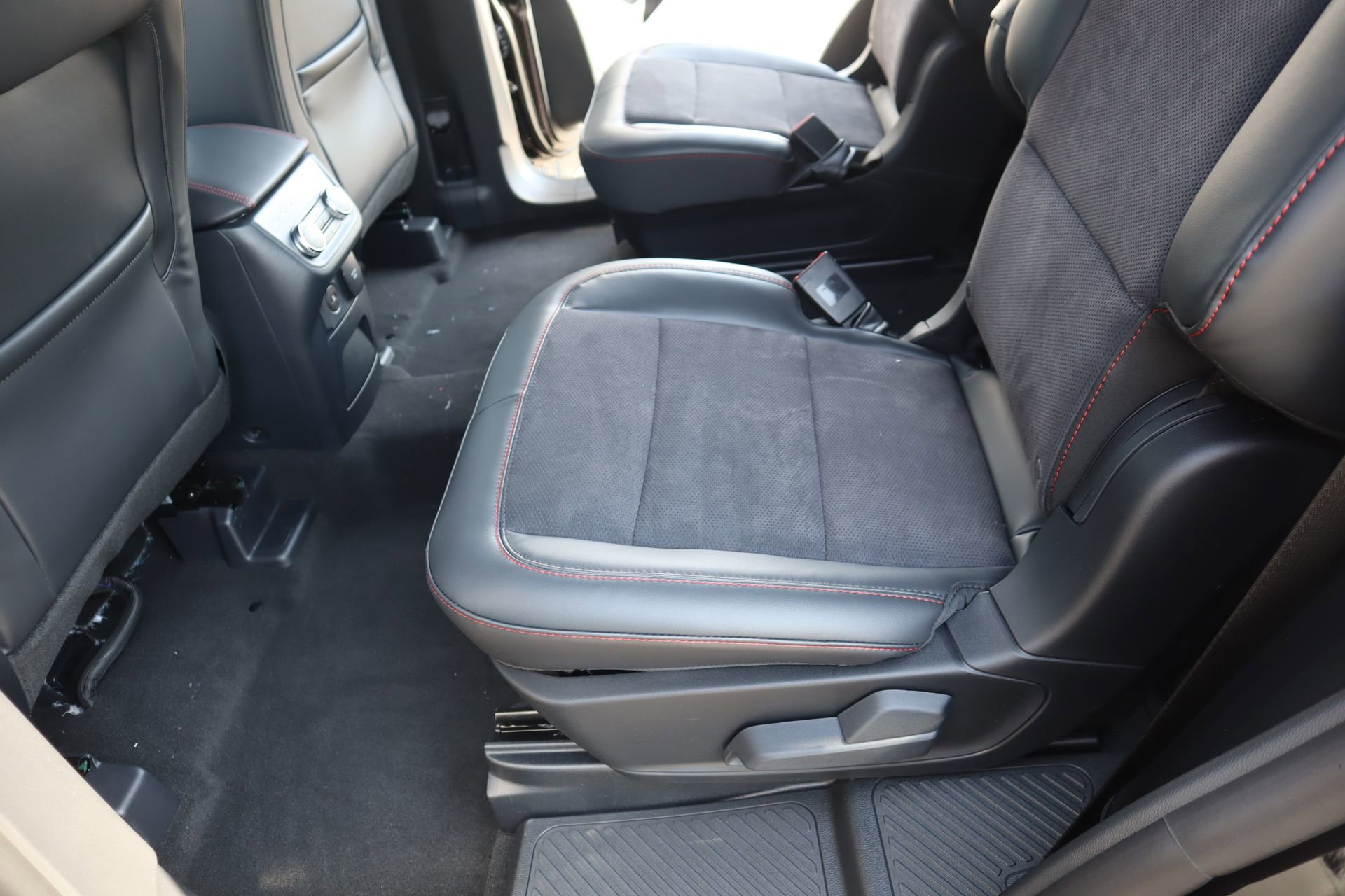 New 2026 Ford Explorer ST AWD/4WD image 12