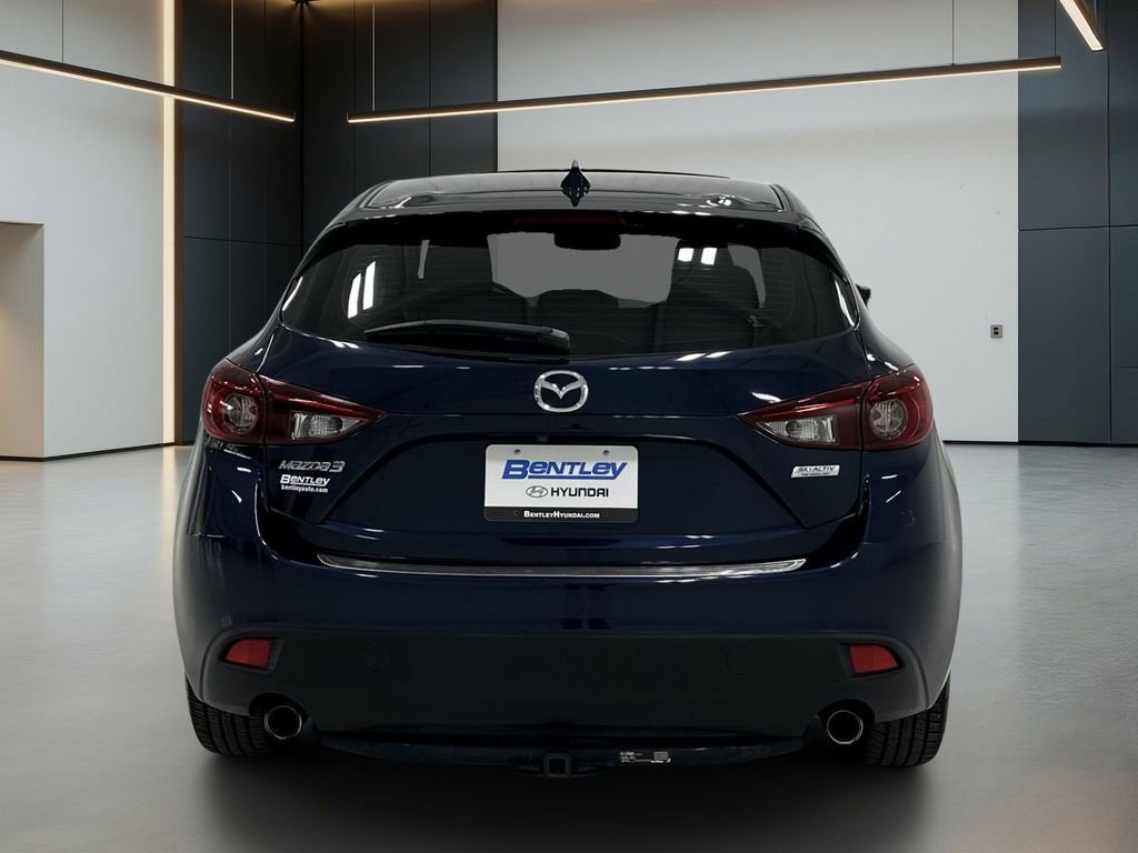 Used 2016 MAZDA MAZDA3 i Touring w/ Popular Equipment Package image 5