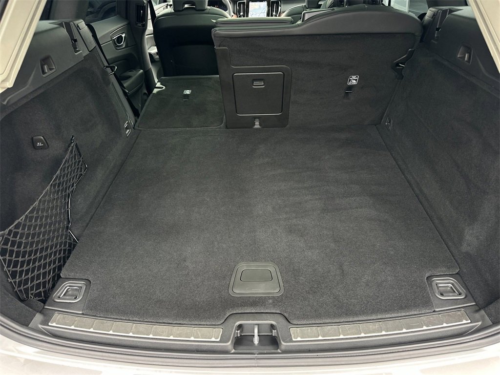 Certified 2023 Volvo XC60 B5 Ultimate image 14