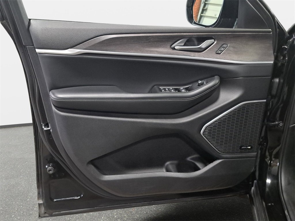 Certified 2022 Jeep Grand Cherokee Limited w/ Luxury Tech Group II image 27