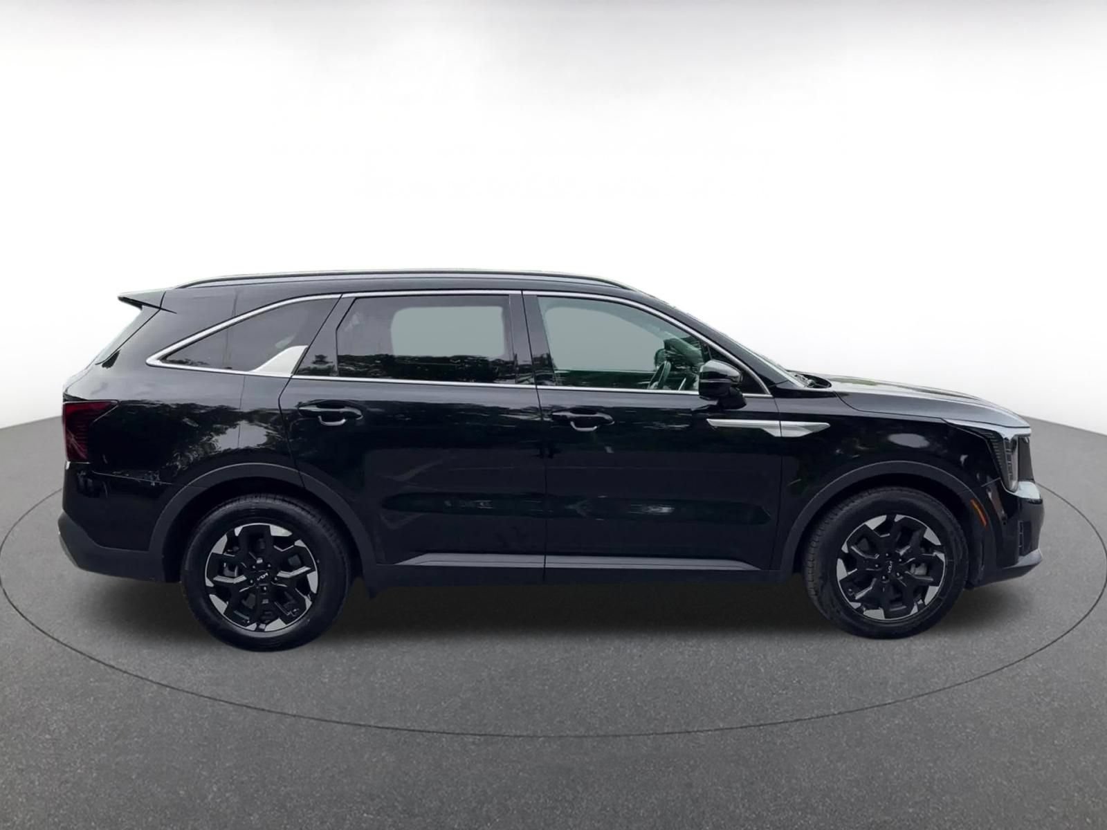 Used 2024 Kia Sorento S FWD image 16