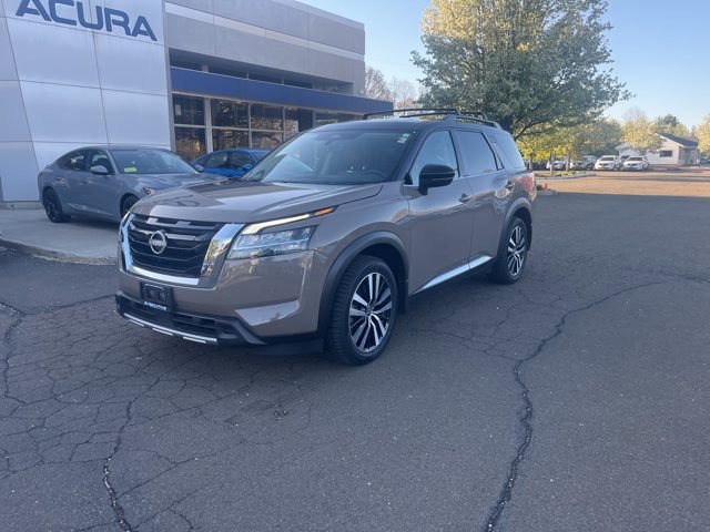 Used 2023 Nissan Pathfinder Platinum AWD/4WD image 33