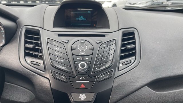 Used 2016 Ford Fiesta SE image 39