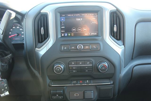 Used 2020 Chevrolet Silverado 2500 Custom w/ Custom Value Package image 15
