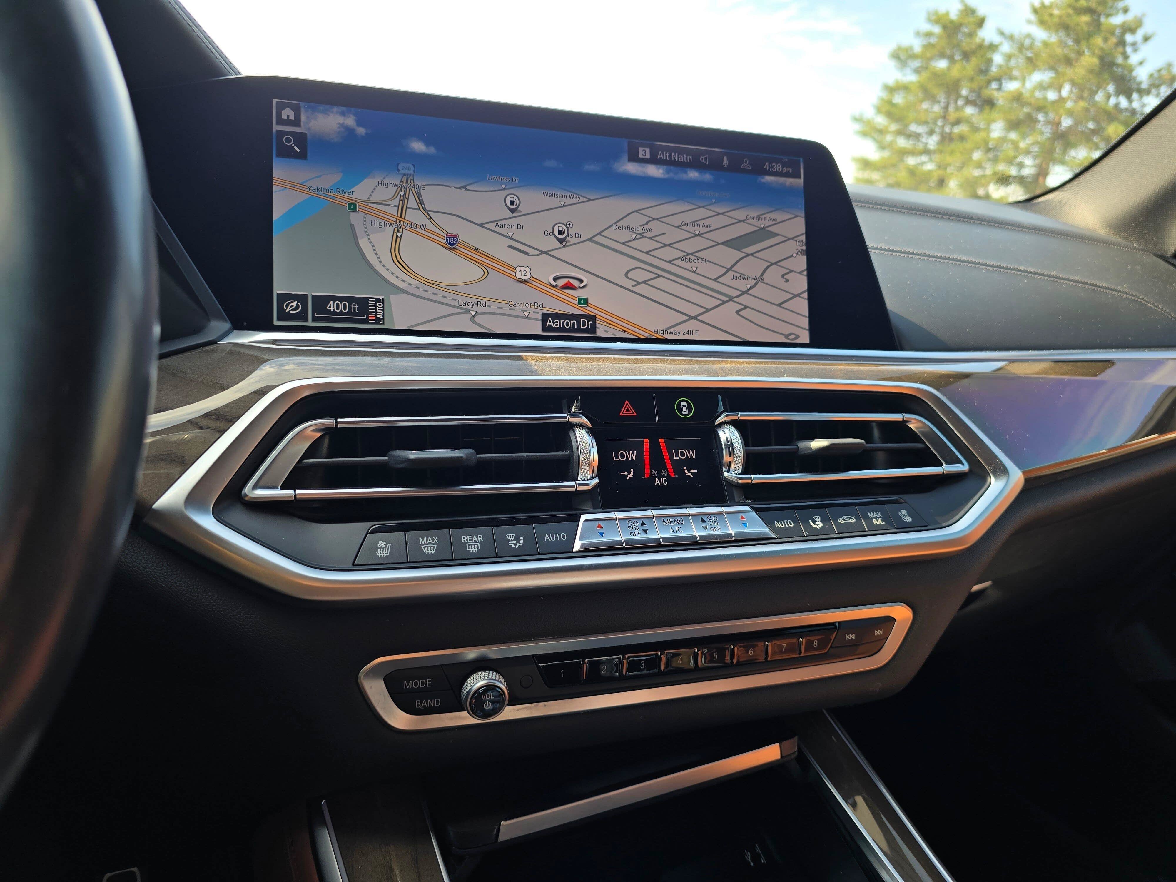 Used 2019 BMW X5 xDrive40i w/ M Sport Package AWD/4WD image 18