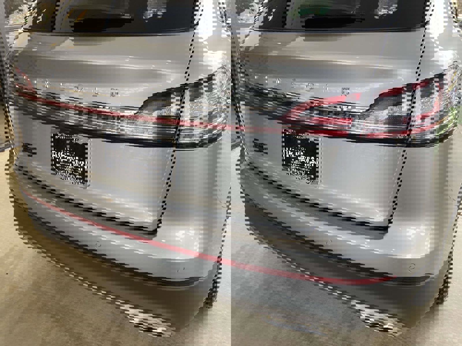 Certified 2021 Lincoln Nautilus FWD w/ Equipment Group 101A image 4