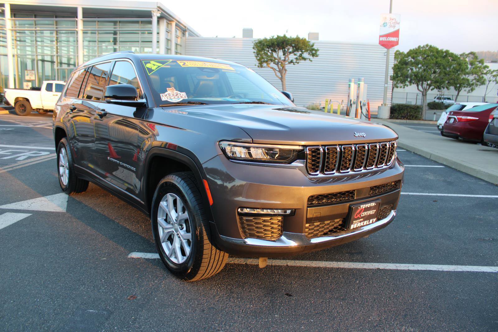 Used 2021 Jeep Grand Cherokee L Limited image 1