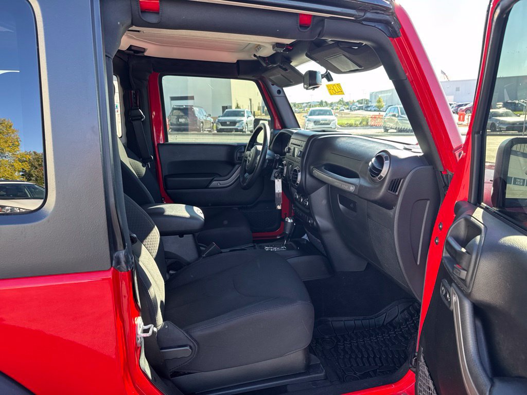 Used 2018 Jeep Wrangler Sport AWD/4WD image 32