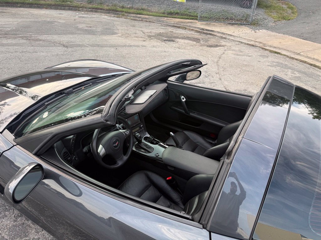 Used 2010 Chevrolet Corvette Coupe w/ 1LT RWD image 31