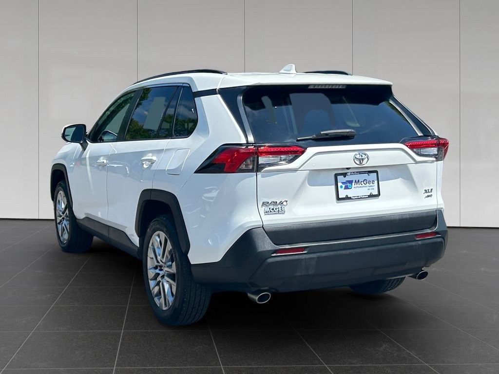 Used 2019 Toyota RAV4 XLE Premium w/ Cold Weather Package AWD/4WD image 3