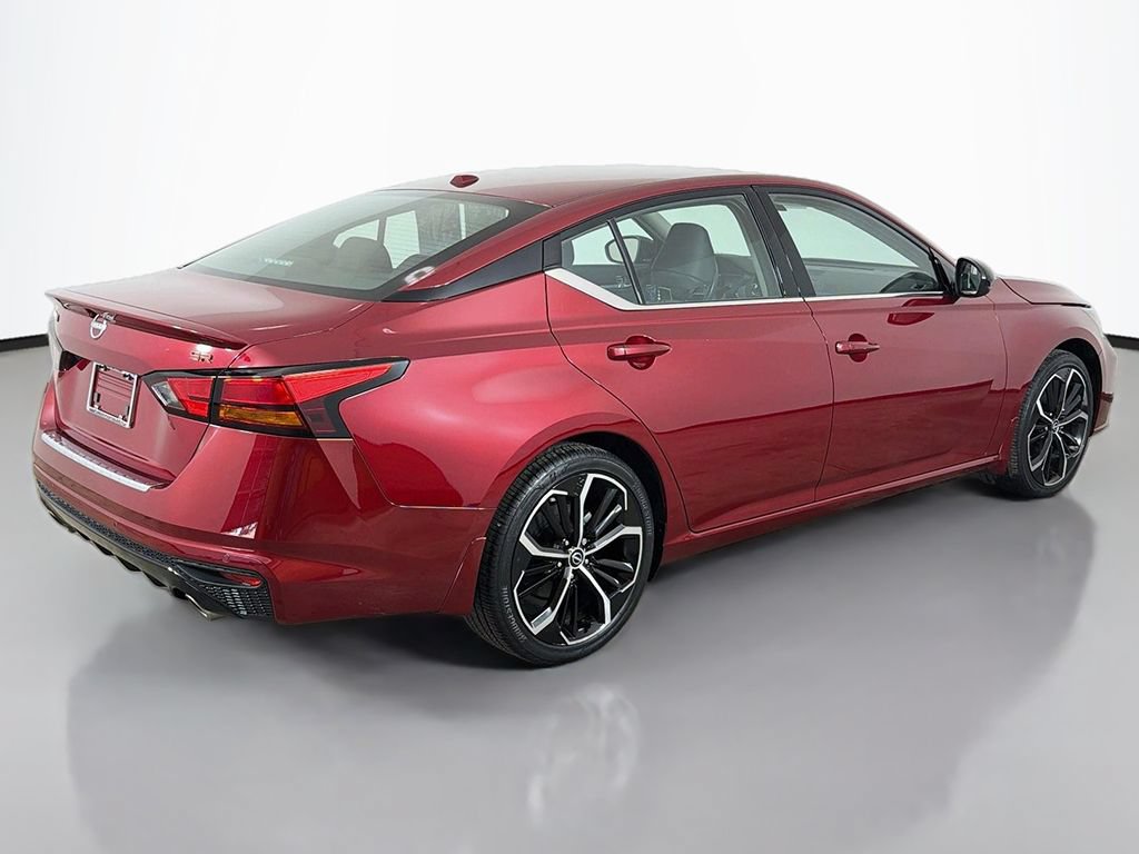 Used 2023 Nissan Altima 2.5 SR FWD image 8