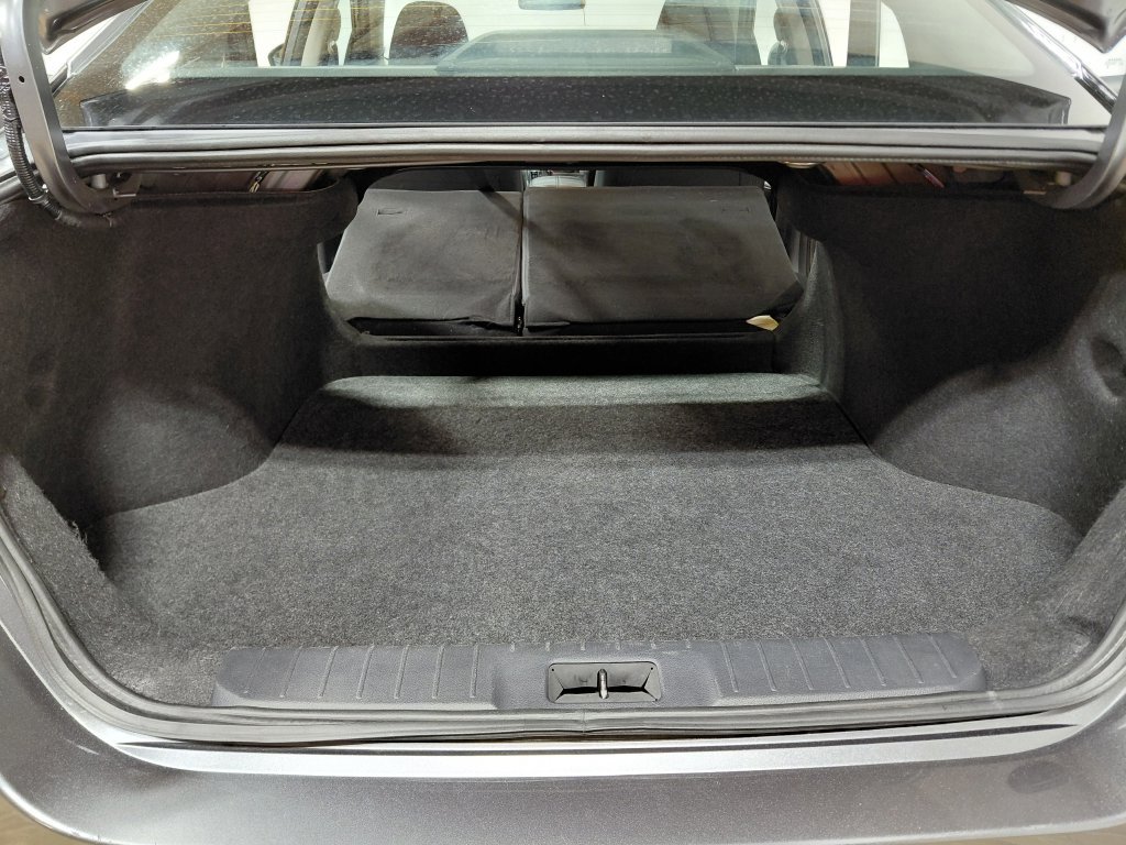 Used 2025 Nissan Sentra SV FWD image 34