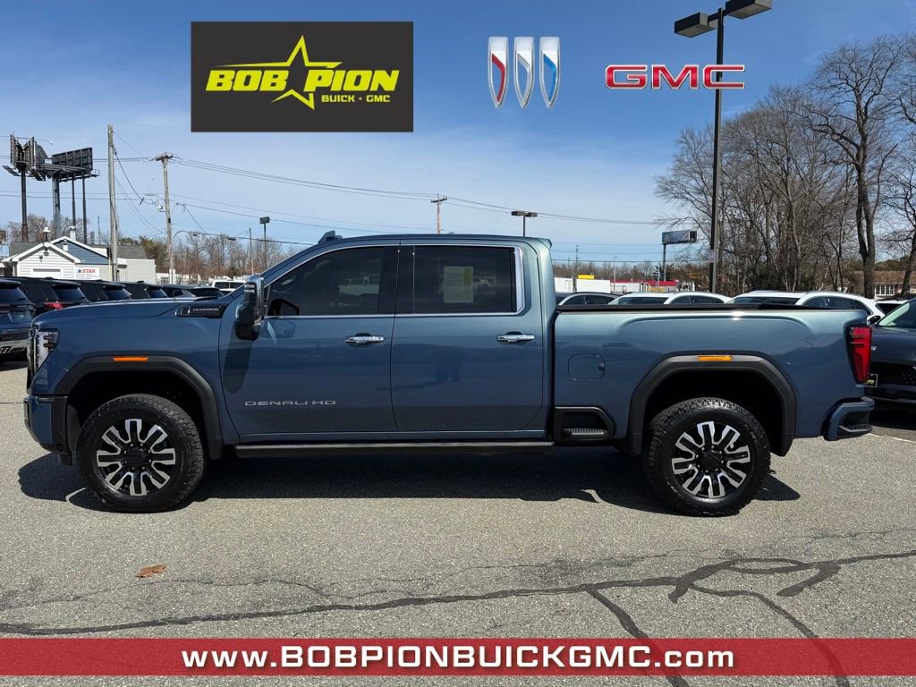 Used 2025 GMC Sierra 2500 Denali Ultimate image 2