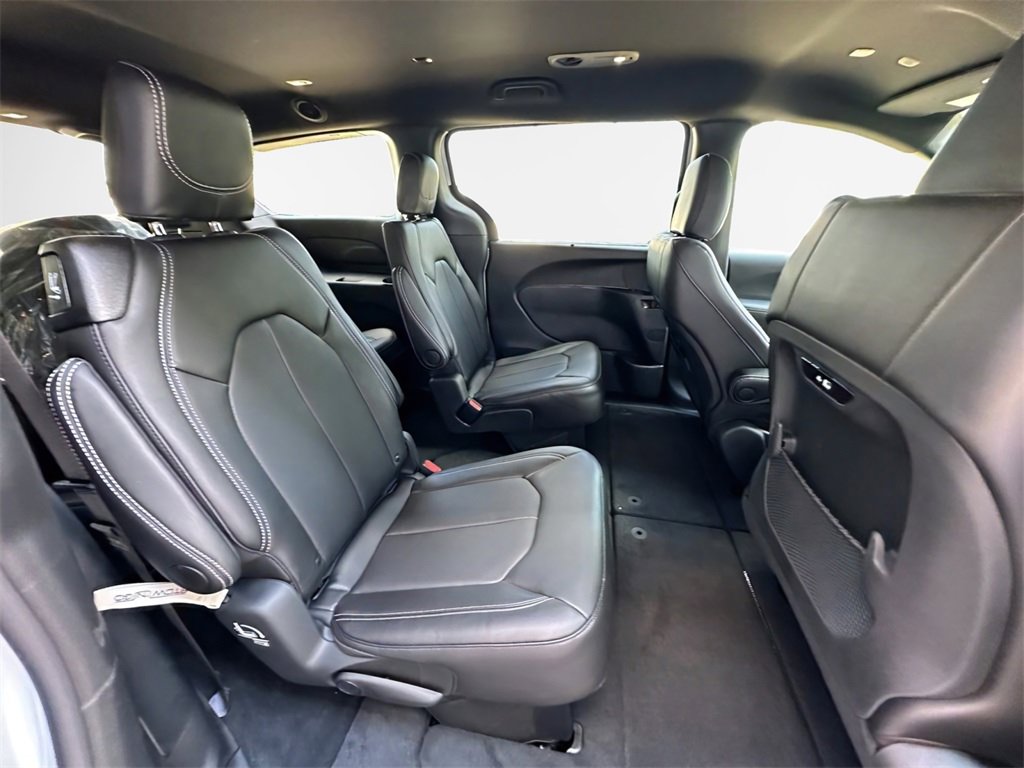 New 2026 Chrysler Pacifica Select image 28