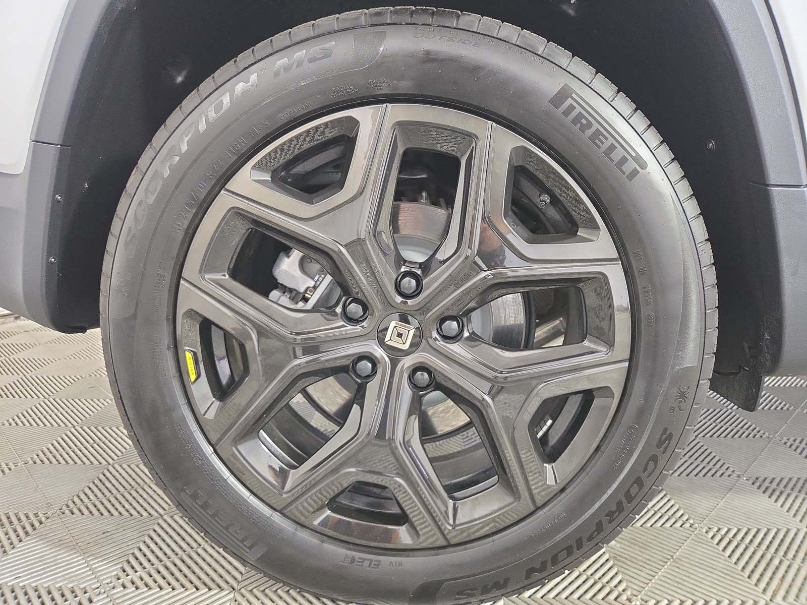 Used 2025 Rivian R1T Adventure AWD/4WD image 12