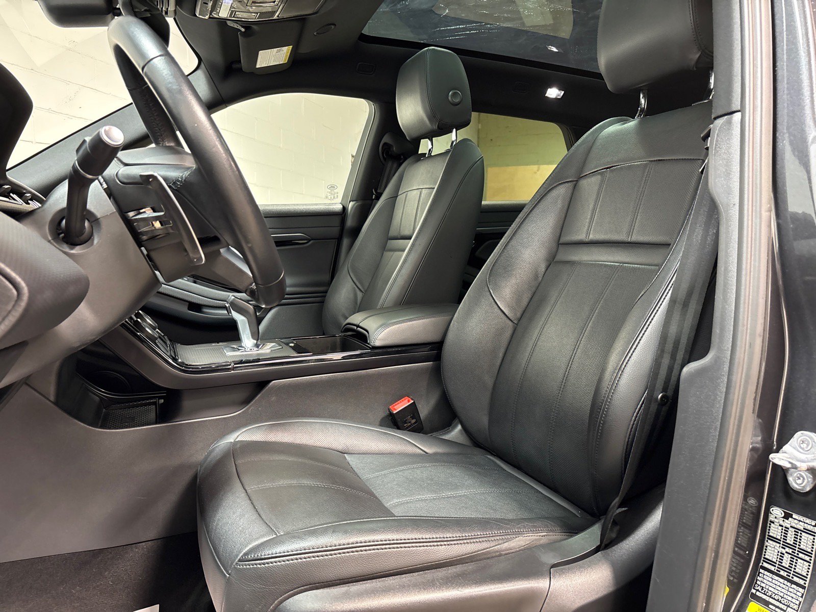 Used 2023 Land Rover Range Rover Evoque R-Dynamic S AWD/4WD image 22