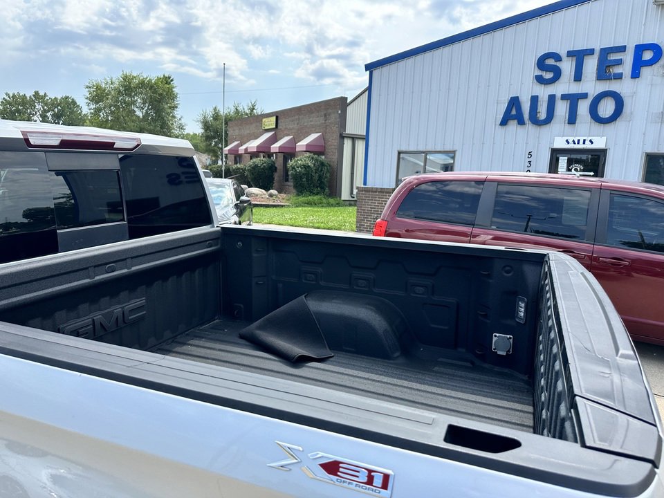 Used 2021 GMC Sierra 1500 SLT w/ SLT Premium Plus Package image 9