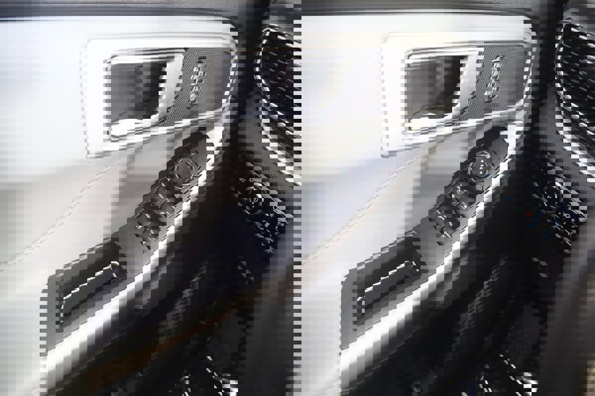 Used 2023 Ford Explorer XLT w/ Equipment Group 202A image 32