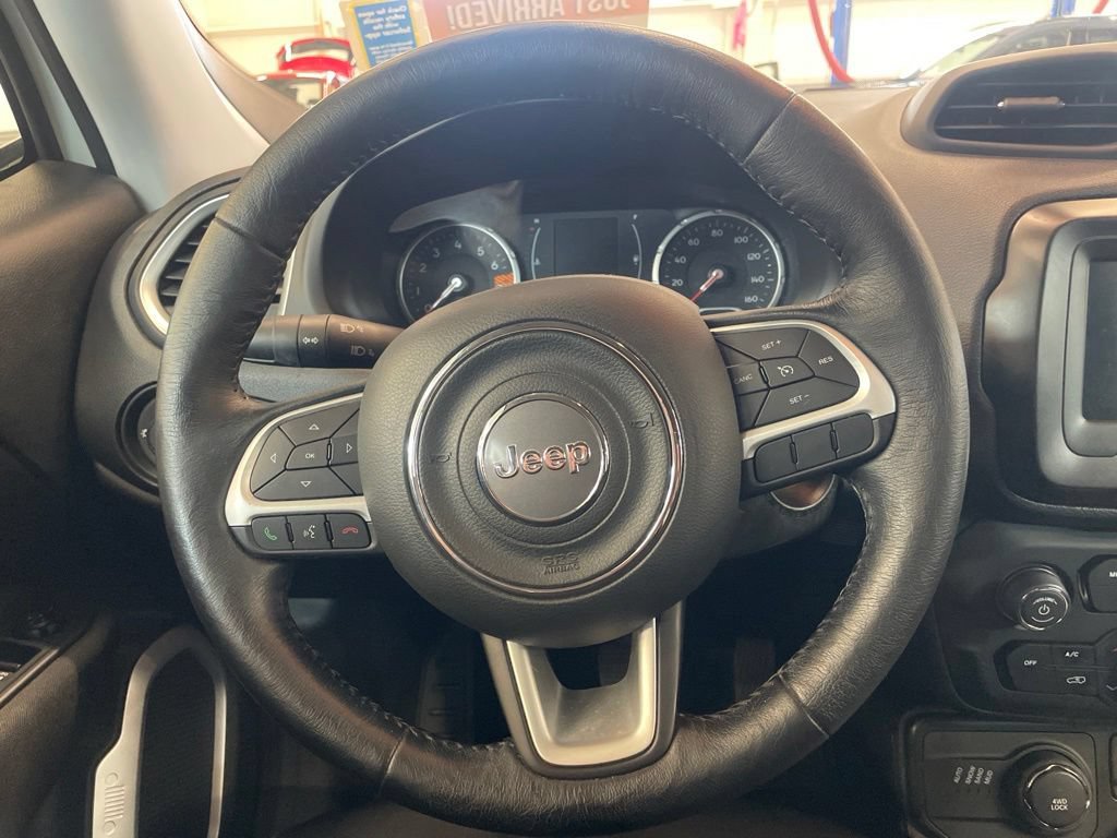 Used 2020 Jeep Renegade Latitude w/ Cold Weather Group AWD/4WD image 7