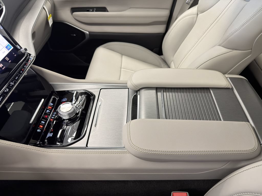 New 2026 Jeep Grand Wagoneer L Limited AWD/4WD image 37