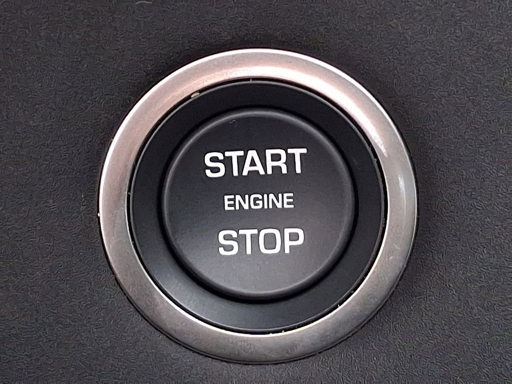 New 2026 Land Rover Range Rover Velar Dynamic SE image 12