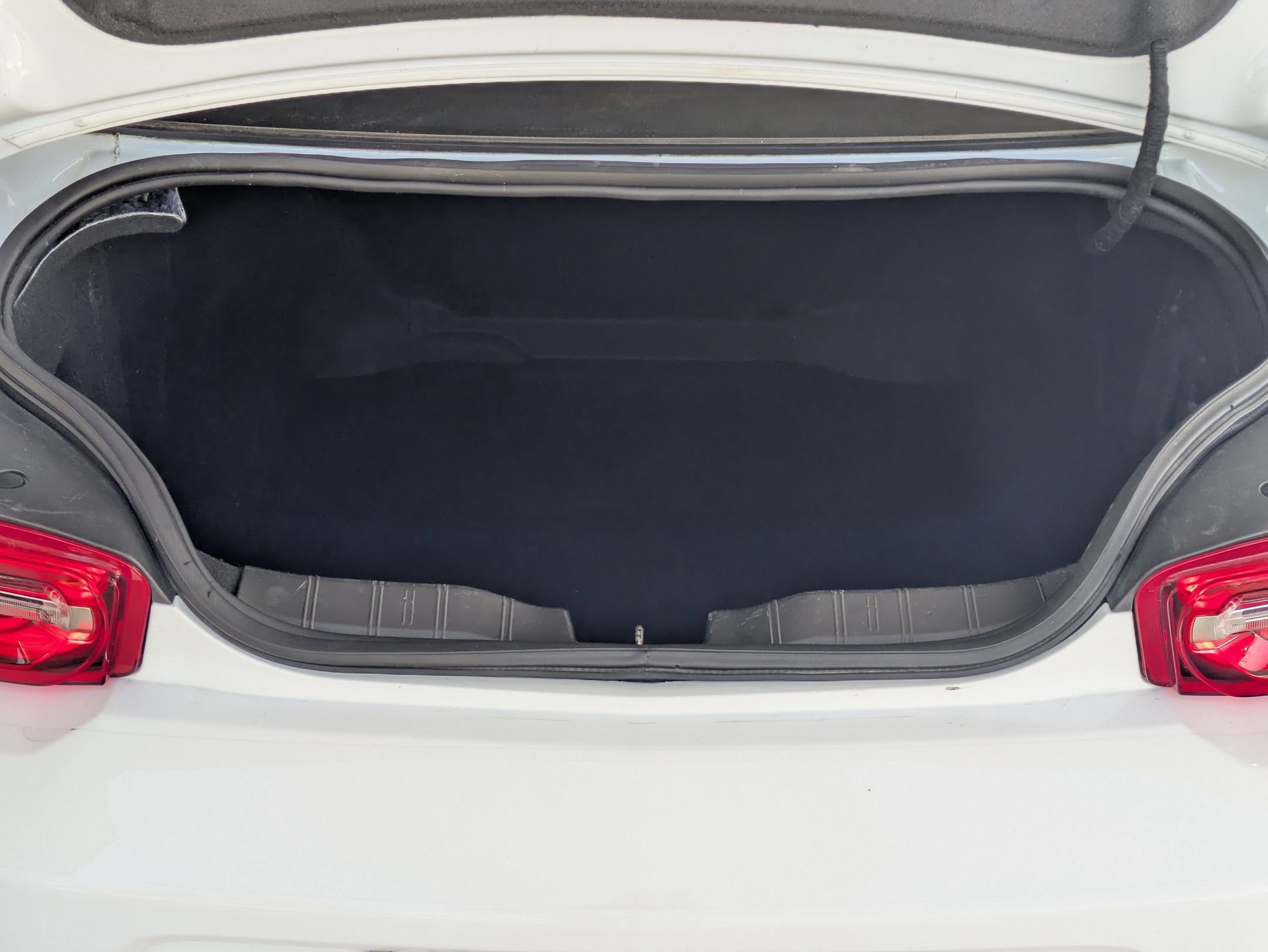 Used 2022 Chevrolet Camaro LT image 13