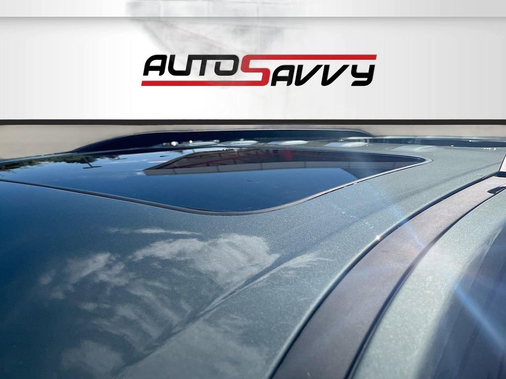 Used 2023 Chevrolet Traverse LT w/ LT Premium Package image 23