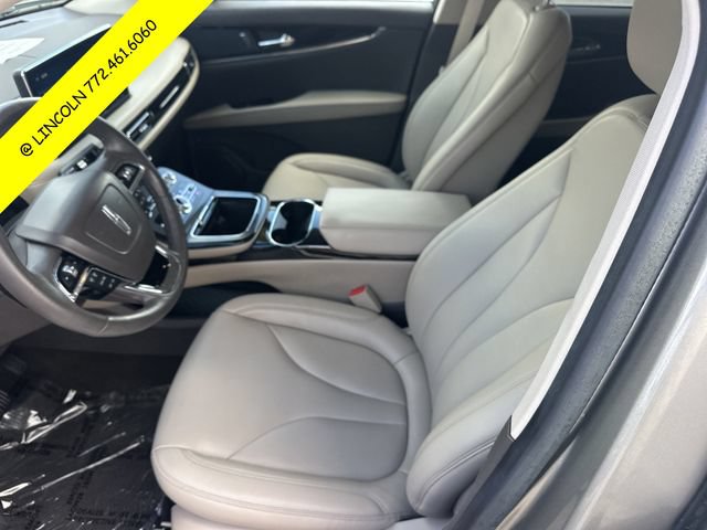 Used 2022 Ford Explorer Platinum w/ Equipment Group 601A AWD/4WD image 18