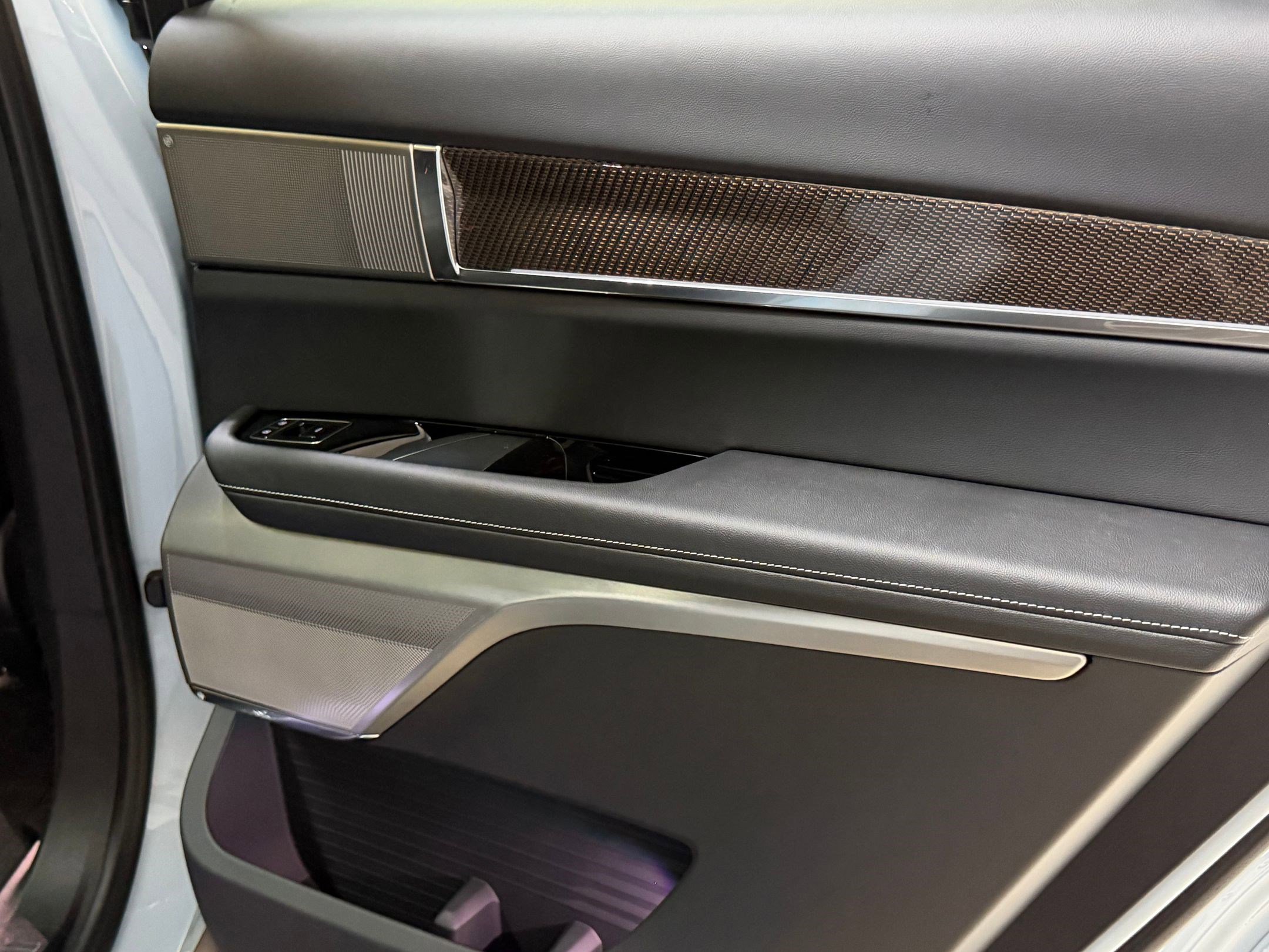 New 2026 Cadillac Vistiq Sport image 48