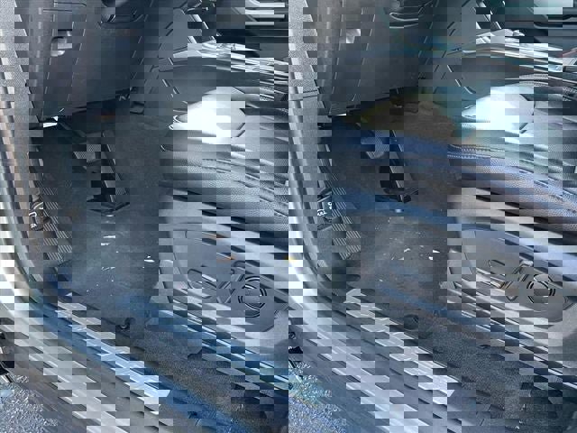 Used 2023 Ford Explorer Limited image 23