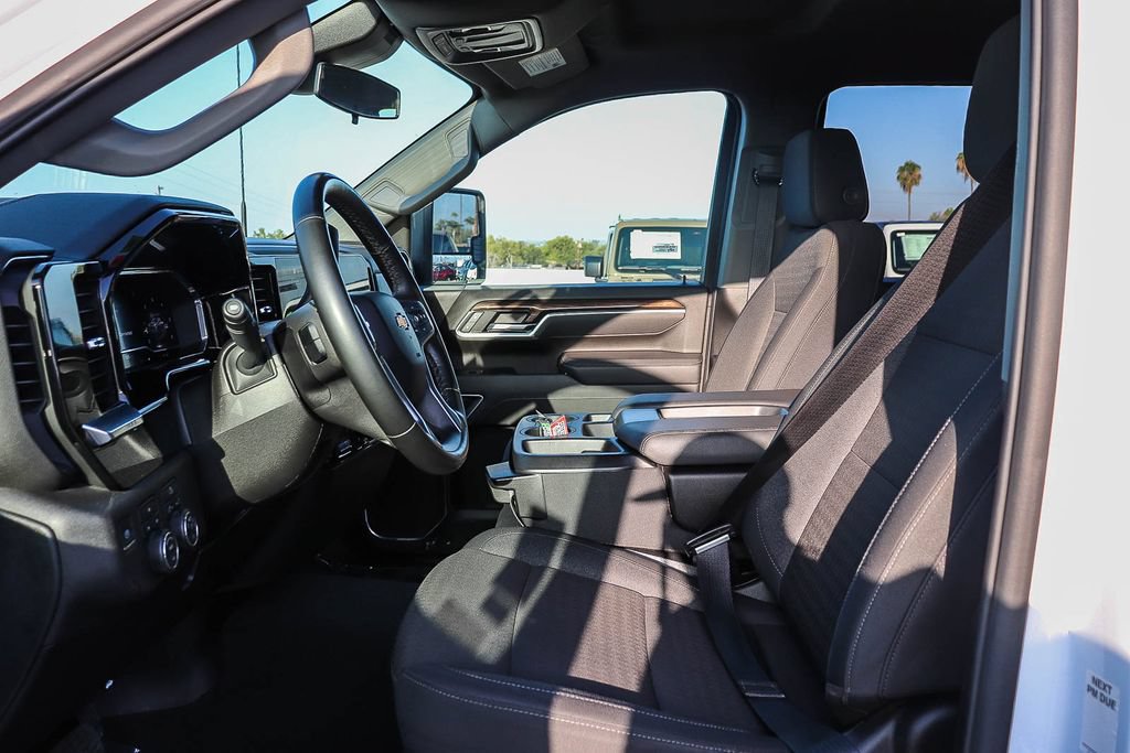 Used 2025 Chevrolet Silverado 2500 LT AWD/4WD image 14