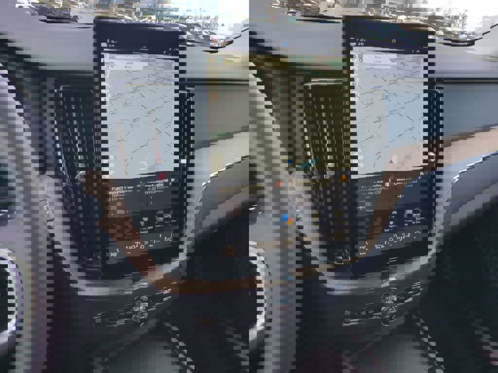 New 2026 Volvo XC60 B5 Plus w/ Protection Package Premier image 26