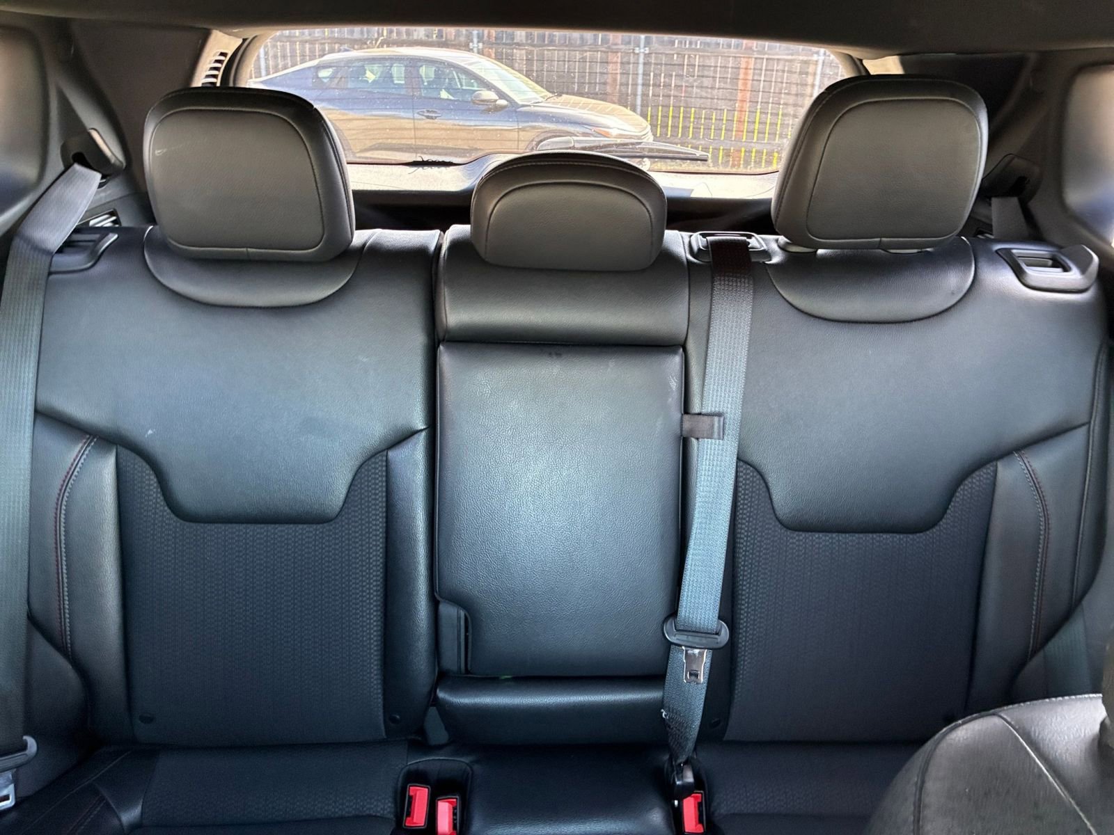 Used 2025 Jeep Compass Trailhawk AWD/4WD image 38