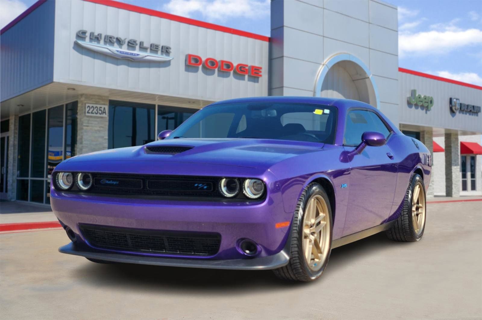 Used 2023 Dodge Challenger R/T w/ Blacktop Package image 2