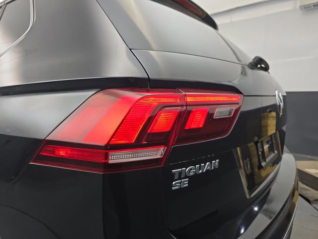 Used 2018 Volkswagen Tiguan SE image 18
