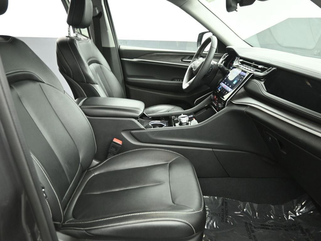 Used 2022 Jeep Grand Cherokee Limited 4xe image 27