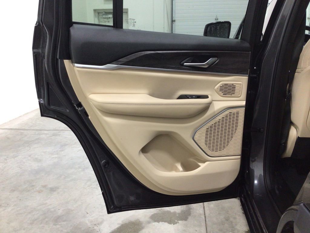 Used 2023 Jeep Grand Cherokee Limited w/ Trailer Tow Prep Group (B) image 20