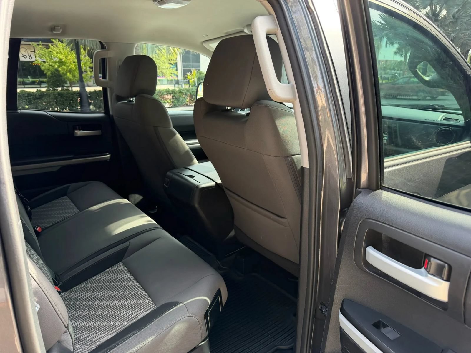 Used 2019 Toyota Tundra SR5 w/ Convenience Package AWD/4WD image 14