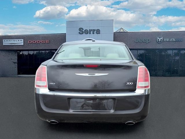 Used 2013 Chrysler 300 AWD w/ Driver Convenience Group image 5