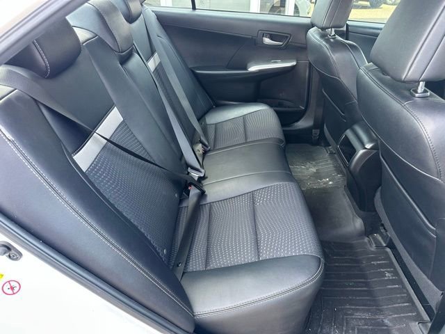 Used 2014 Toyota Camry SE image 15