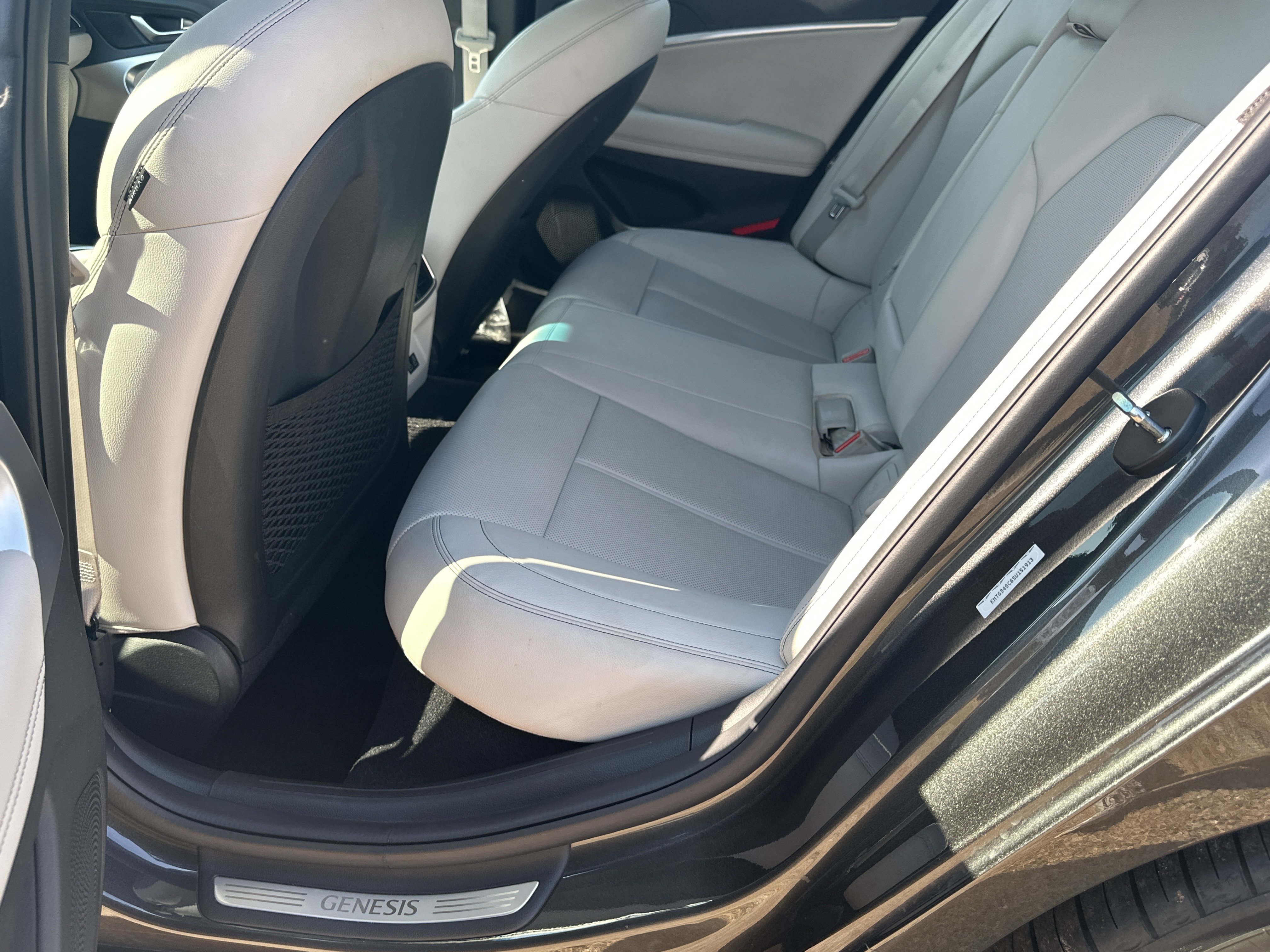 Used 2025 Genesis G70 2.5T image 20